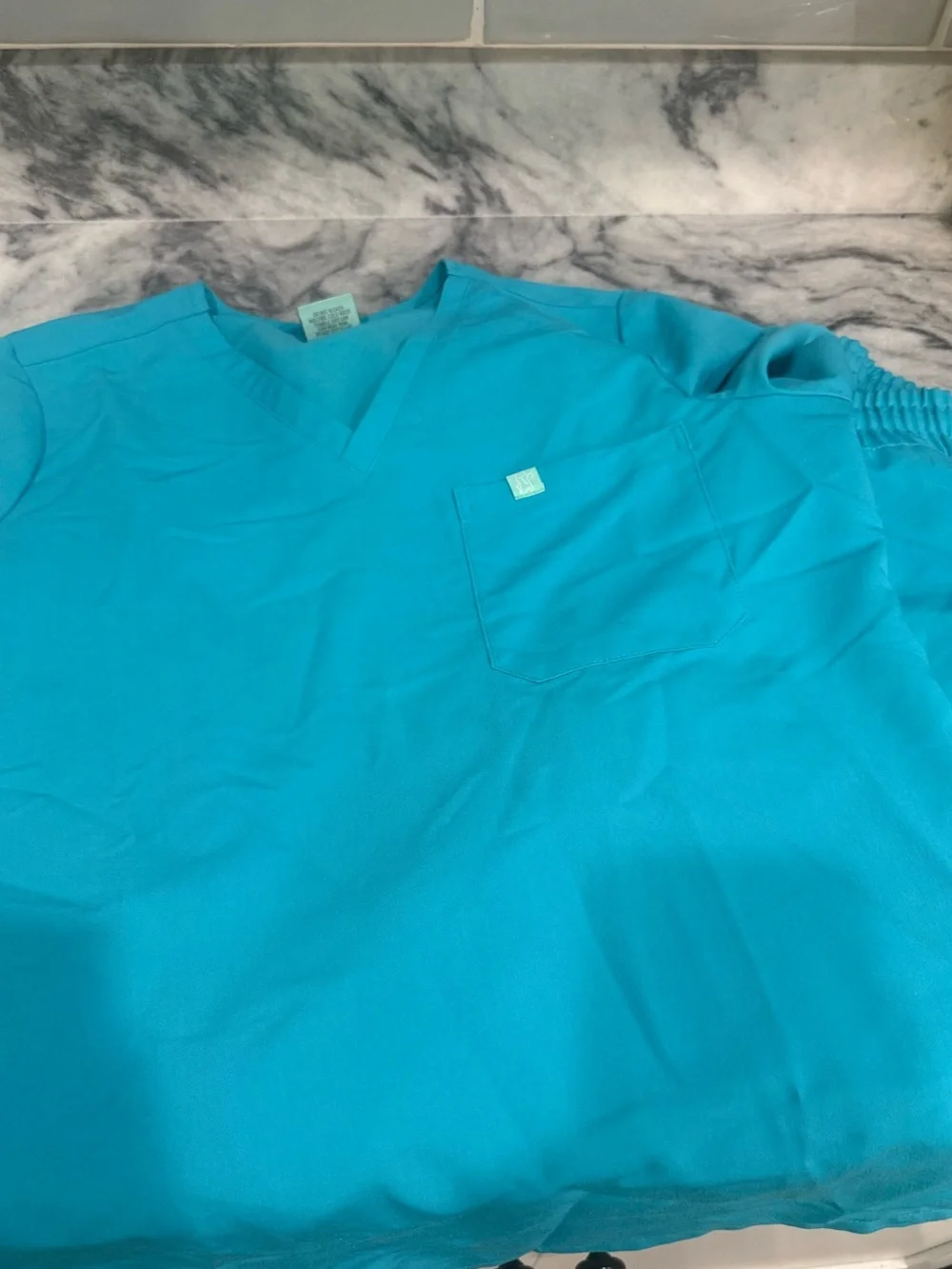 Garde- Malade Turquoise Scrub Set Pants & Top